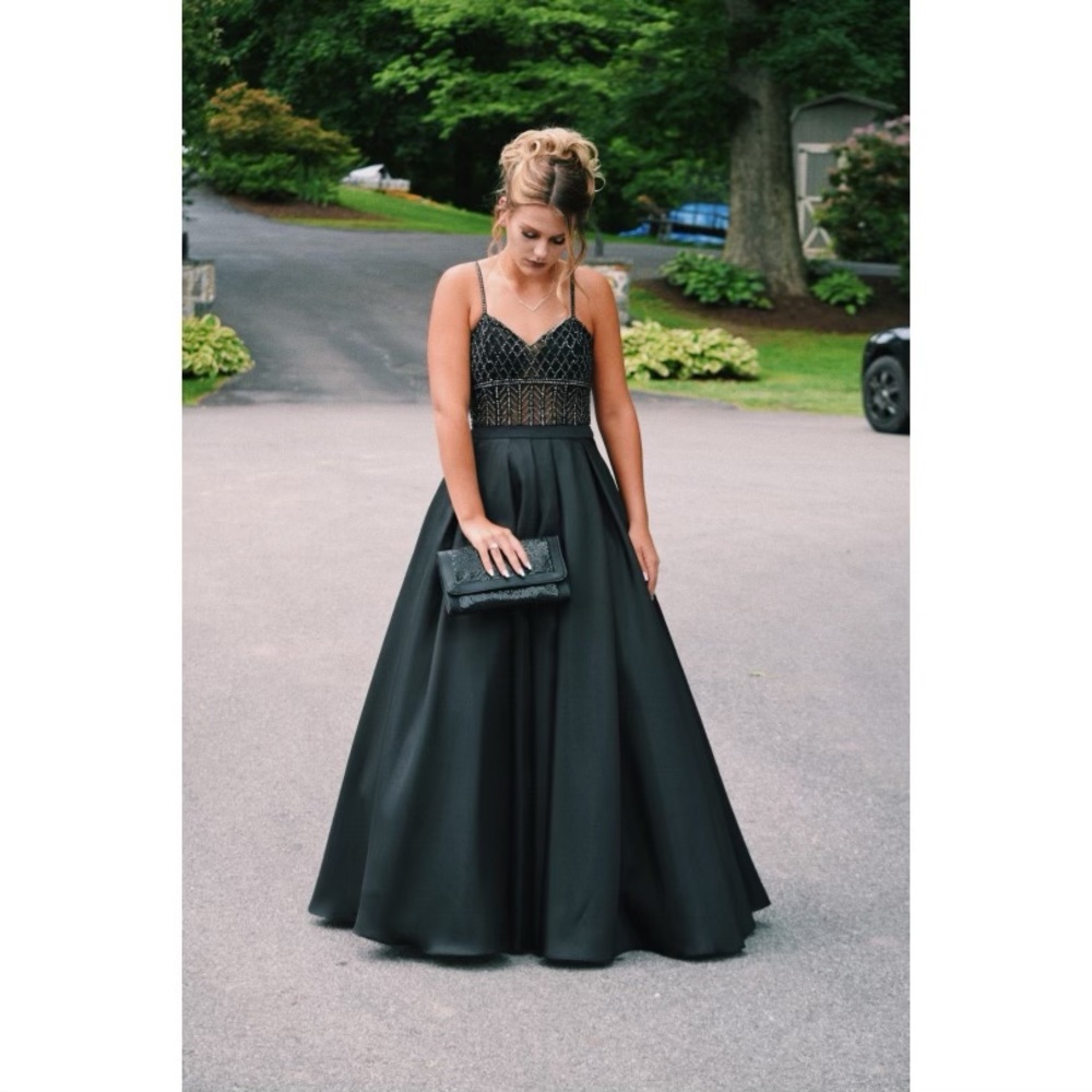 Black, Elegant Prom & Pageant Gown